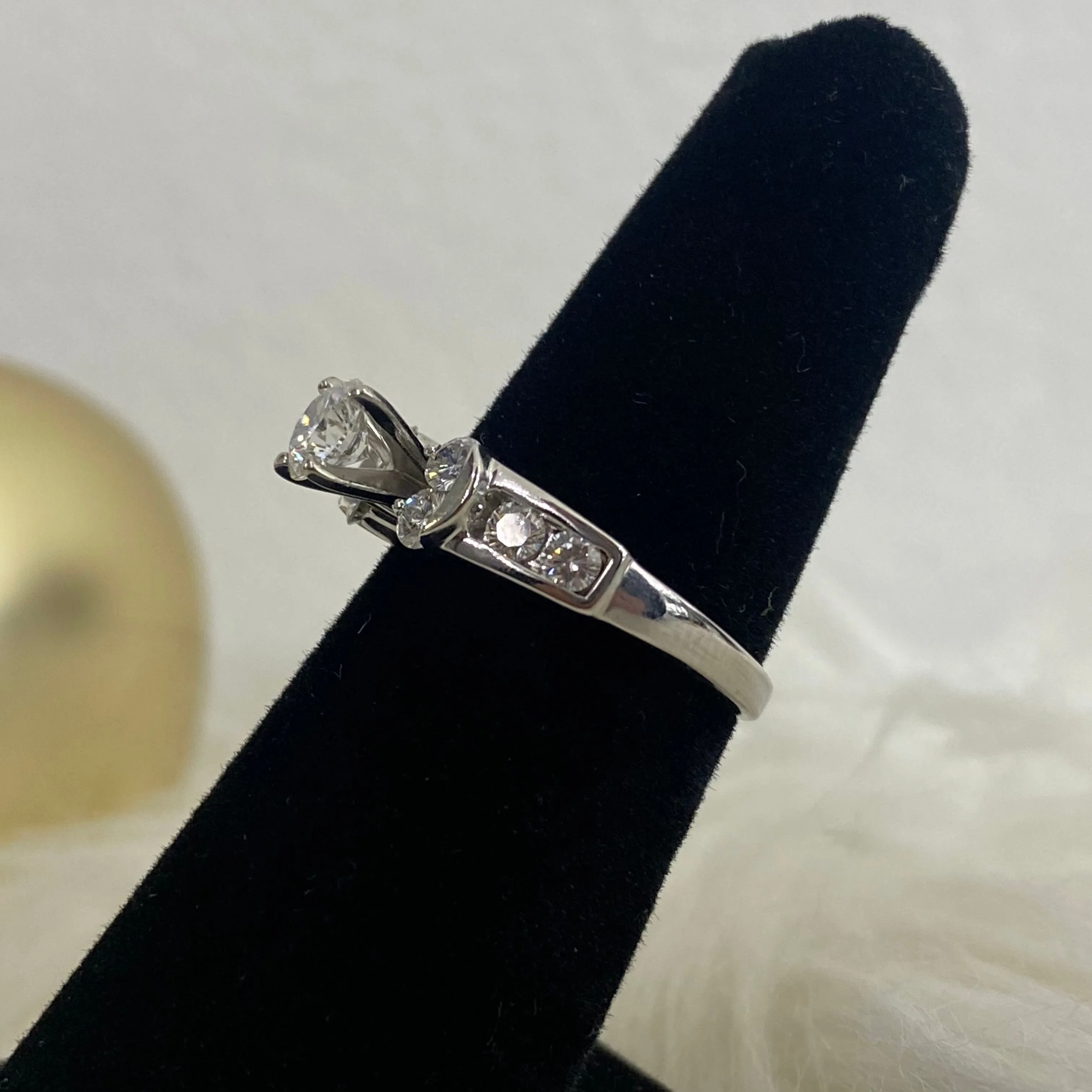 14K White Gold Daimond Luxury Platino Engagement Ring Ct Dia Vvs / 4.6gr / Size 5.5